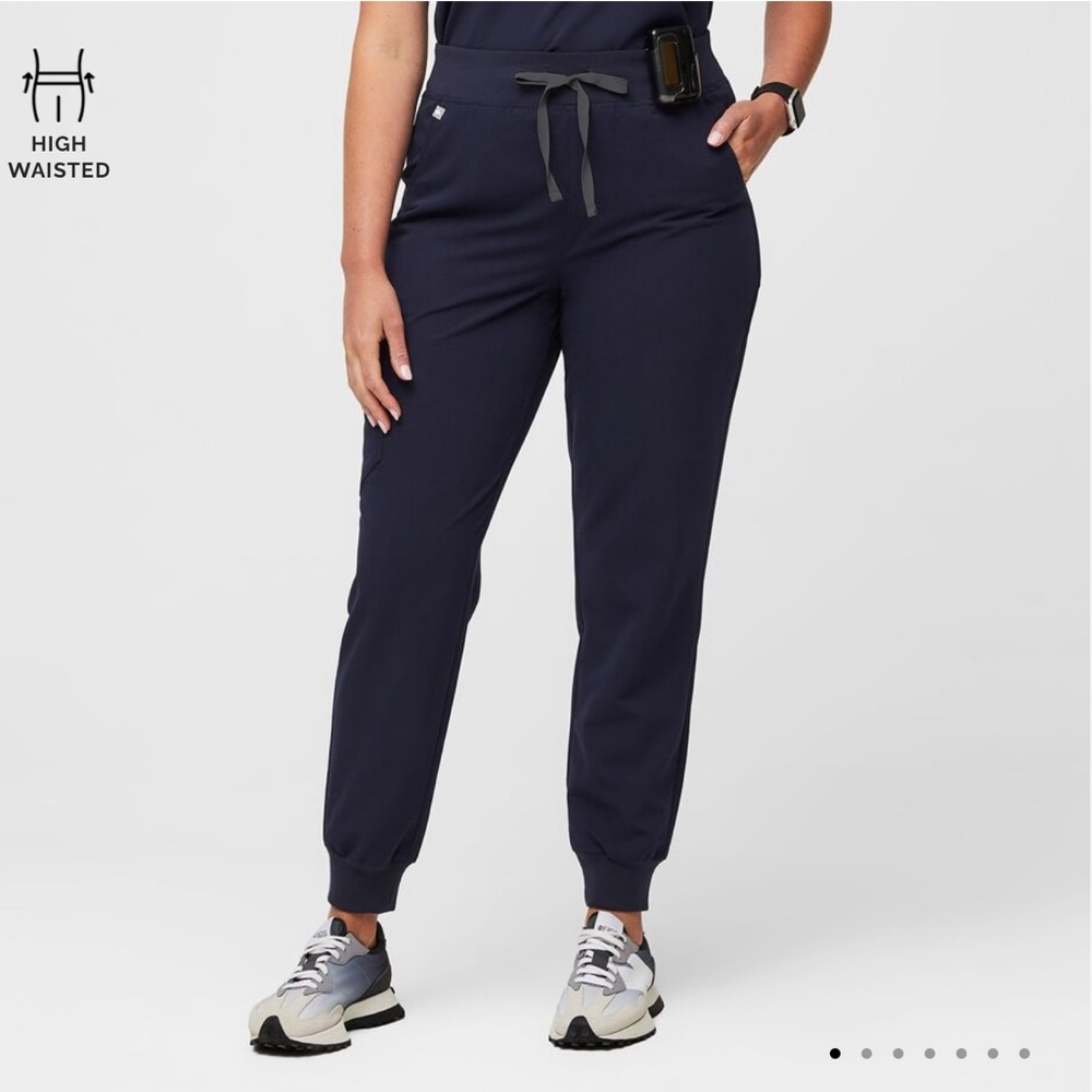 Figs scrub pants - navy joggers (petite)